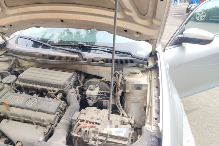 Used Volkswagen Bora 2012 1.6L Manual Fashion Edition Engine Bay Left