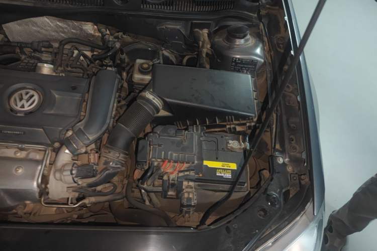 Used Volkswagen Bora 2012 1.4T Automatic Comfort Edition Engine Bay Left