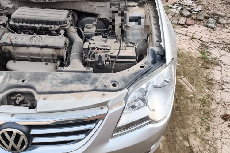 Used Volkswagen Bora 2012 1.6L Manual Fashion Edition Engine Bay Left