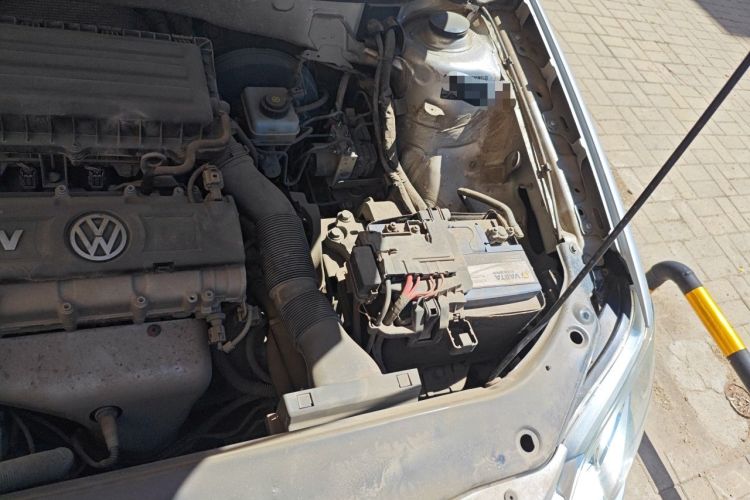 Used Volkswagen Bora 2012 1.6L Manual Fashion Edition Engine Bay Left