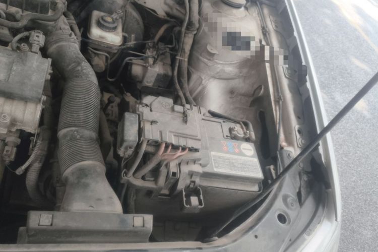 Used Volkswagen Bora 2012 1.6L Automatic Comfort Edition Engine Bay Left
