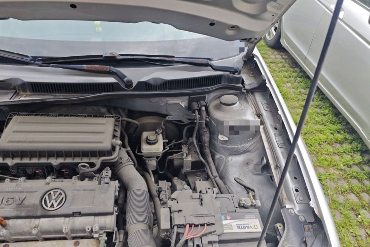 Used Volkswagen Bora 2012 1.6L Automatic Comfort Edition Engine Bay Left