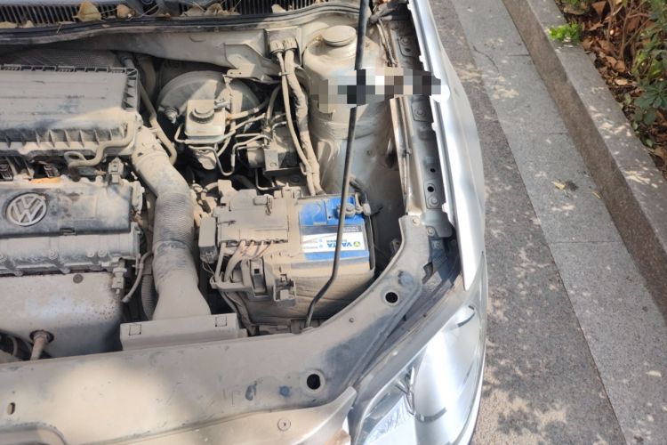 Used Volkswagen Bora 2012 1.6L Manual Fashion Edition Engine Bay Left