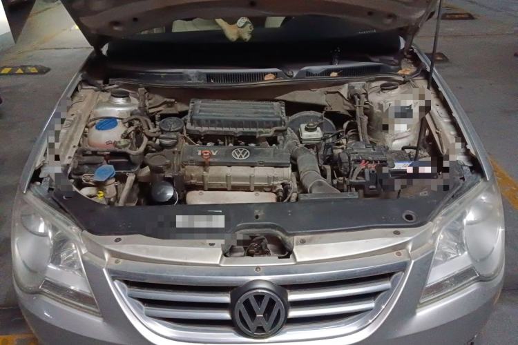 Used Volkswagen Bora 2012 1.6L Manual Fashion Edition Engine Bay