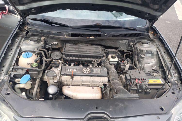 Used Volkswagen Bora 2012 1.6L Automatic Fashion Edition Engine Bay