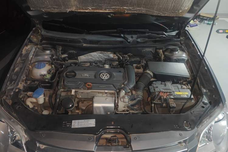 Used Volkswagen Bora 2012 1.4T Automatic Comfort Edition Engine Bay
