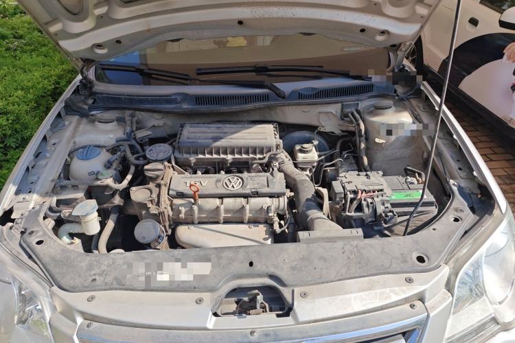 Used Volkswagen Bora 2012 1.6L Manual Fashion Edition Engine Bay