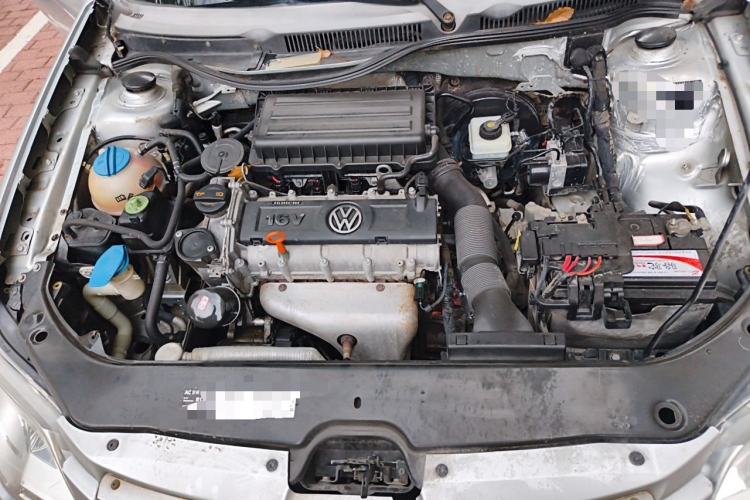 Used Volkswagen Bora 2012 1.6L Automatic Fashion Edition Engine Bay