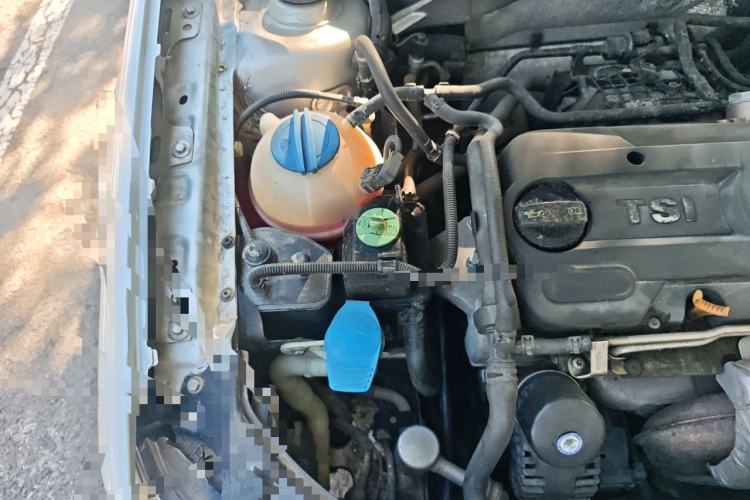 Used Volkswagen Bora 2012 1.4T Automatic Luxury Version Engine Bay Right