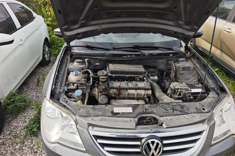 Used Volkswagen Bora 2012 1.6L Automatic Comfort Edition Engine Bay Right