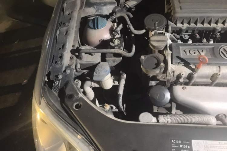 Used Volkswagen Bora 2012 1.6L Manual Comfort Value Edition Engine Bay Right