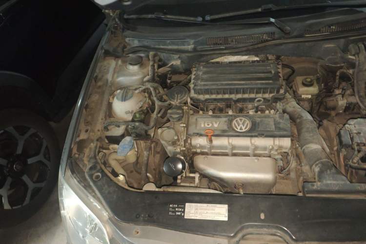 Used Volkswagen Bora 2012 1.6L Automatic Comfort Edition Engine Bay Right