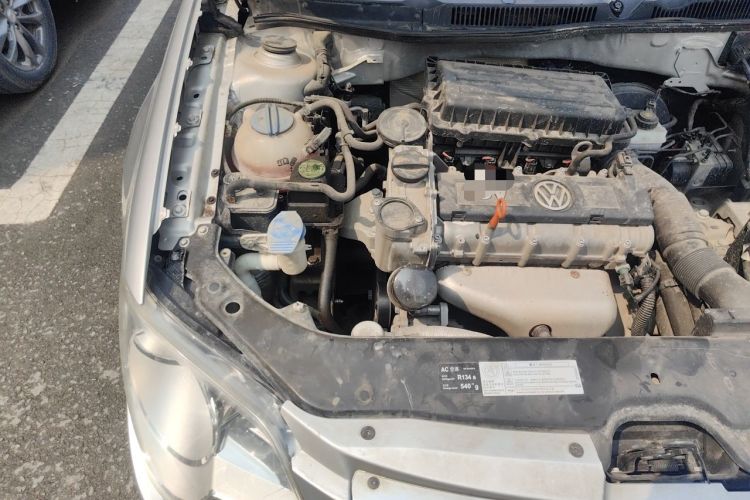 Used Volkswagen Bora 2012 1.6L Manual Fashion Edition Engine Bay Right