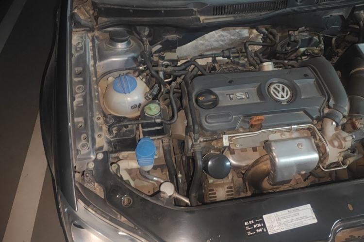 Used Volkswagen Bora 2012 1.4T Automatic Comfort Edition Engine Bay Right