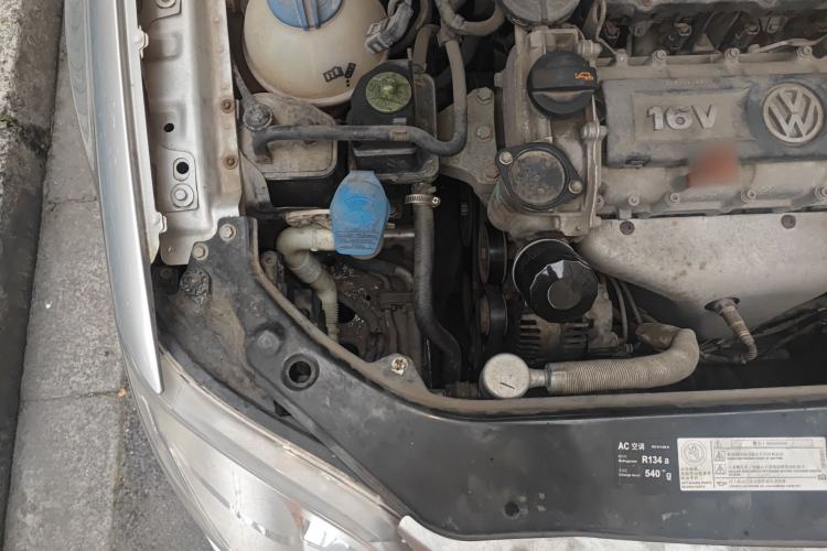 Used Volkswagen Bora 2012 1.6L Manual Fashion Edition Engine Bay Right