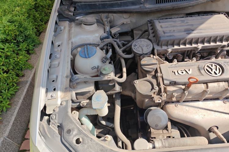 Used Volkswagen Bora 2012 1.6L Manual Fashion Edition Engine Bay Right