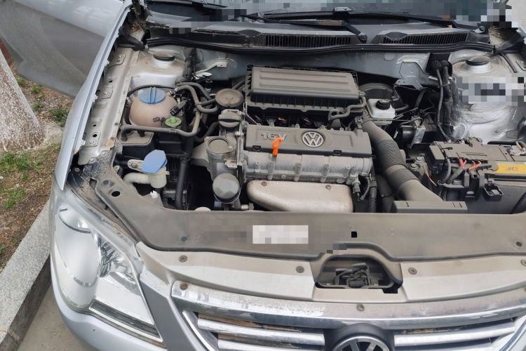 Used Volkswagen Bora 2012 1.6L Manual Stylish & Great Value Edition Engine Bay Right