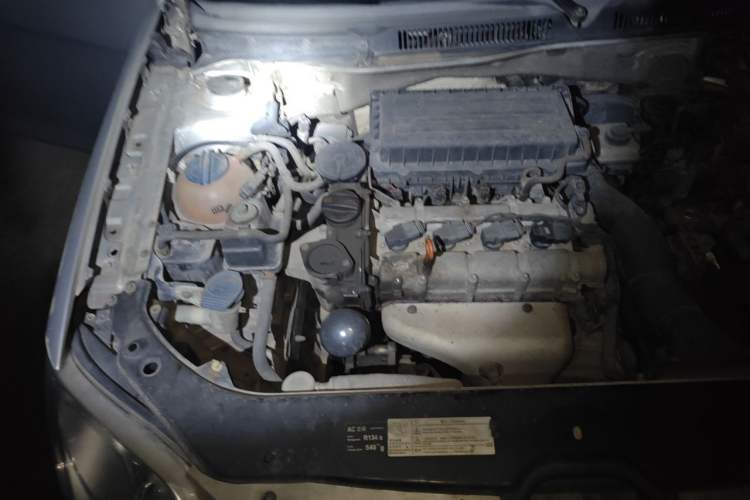 Used Volkswagen Bora 2012 1.6L Automatic Comfort Edition Engine Bay Right