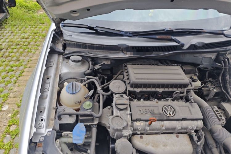 Used Volkswagen Bora 2012 1.6L Automatic Comfort Edition Engine Bay Right