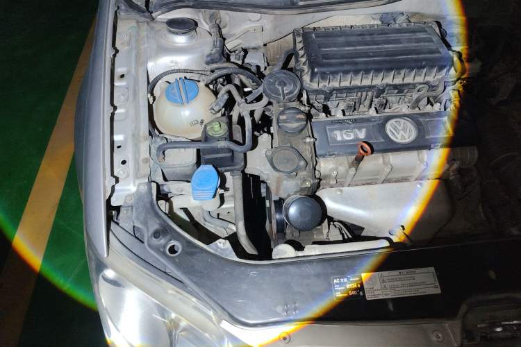Used Volkswagen Bora 2012 1.6L Automatic Fashion Edition Engine Bay Right