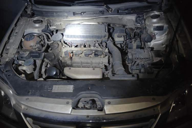 Used Volkswagen Bora 2012 1.6L Automatic Comfort Edition Engine Bay