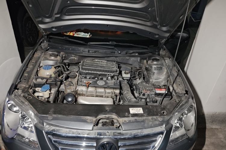 Used Volkswagen Bora 2012 1.6L Automatic Fashion Edition Engine Bay