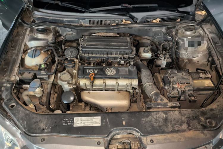 Used Volkswagen Bora 2012 1.6L Automatic Fashion Edition Engine Bay