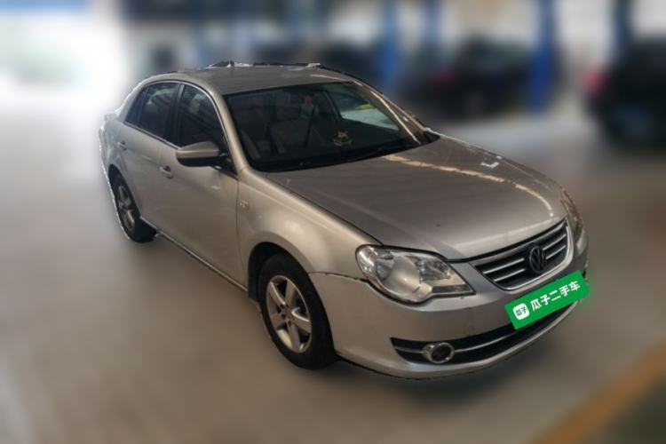 Used Volkswagen Bora 2012 1.6L Automatic Fashion Edition Front Right 45 Deg