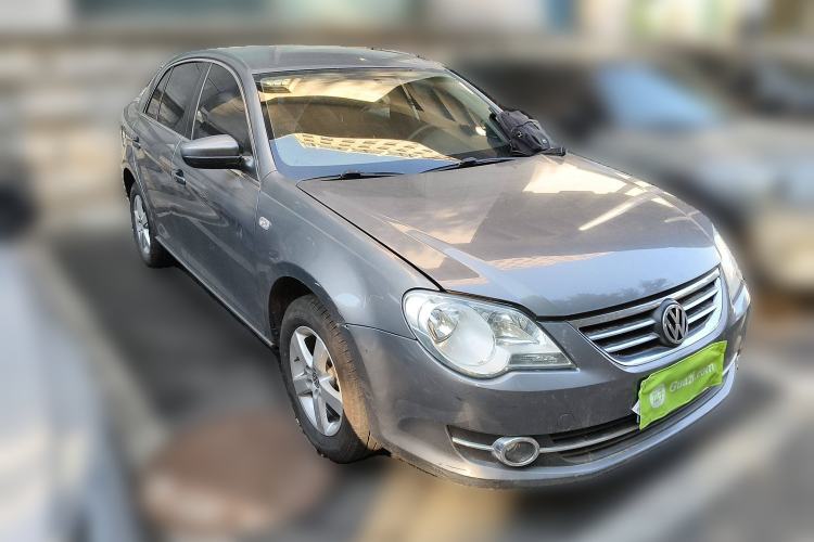 Used Volkswagen Bora 2012 1.6L Automatic Fashion Edition Front Right 45 Deg