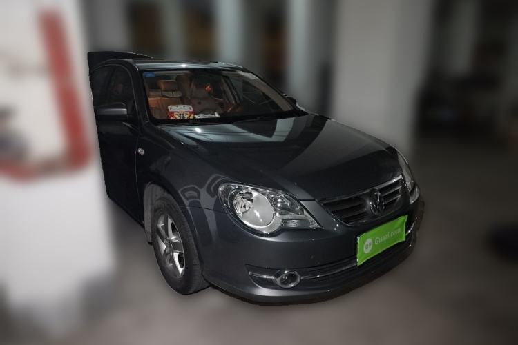Used Volkswagen Bora 2012 1.6L Automatic Fashion Edition Front Right 45 Deg