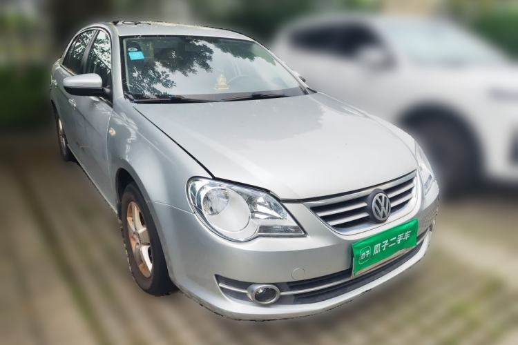 Used Volkswagen Bora 2012 1.6L Automatic Fashion Edition Front Right 45 Deg
