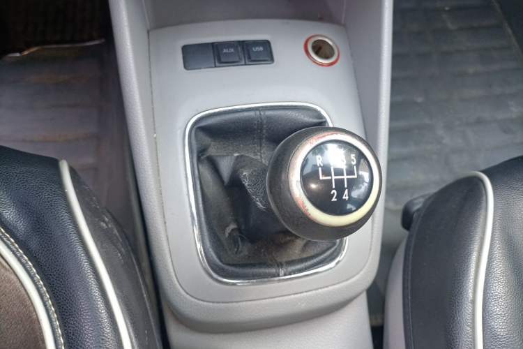 Used Volkswagen Bora 2012 1.6L Manual Fashion Edition Gear Lever