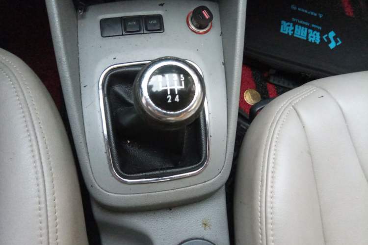 Used Volkswagen Bora 2012 1.6L Manual Fashion Edition Gear Lever