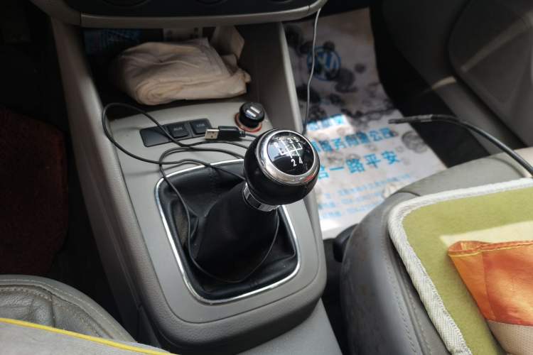 Used Volkswagen Bora 2012 1.6L Manual Comfort Value Edition Gear Lever