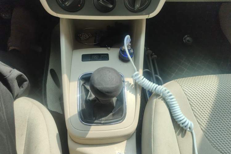 Used Volkswagen Bora 2012 1.6L Manual Fashion Edition Gear Lever
