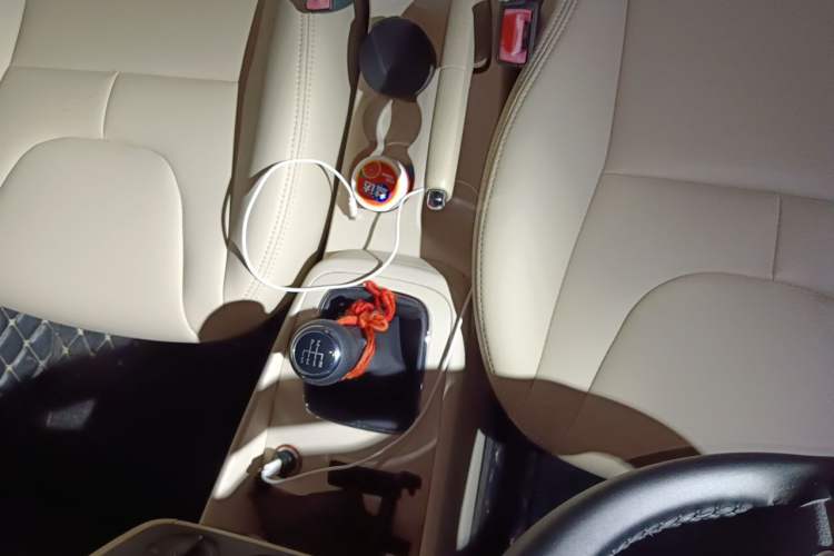 Used Volkswagen Bora 2012 1.6L Manual Fashion Edition Gear Lever