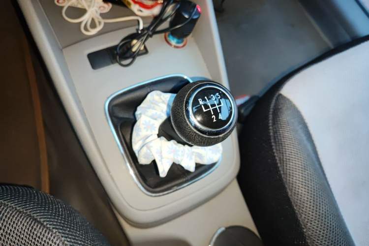 Used Volkswagen Bora 2012 1.6L Manual Fashion Edition Gear Lever