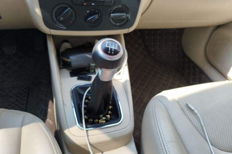 Used Volkswagen Bora 2012 1.6L Manual Stylish & Great Value Edition Gear Lever