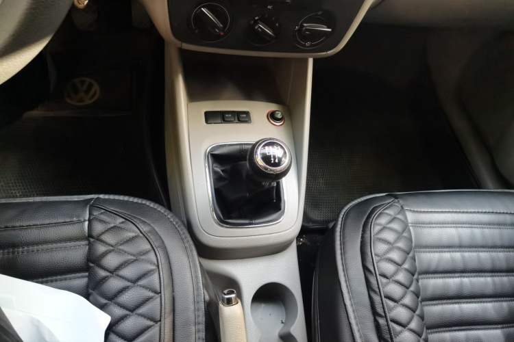 Used Volkswagen Bora 2012 1.6L Manual Fashion Edition Gear Lever