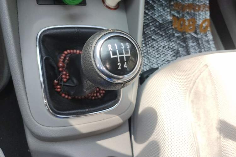 Used Volkswagen Bora 2012 1.6L Manual Fashion Edition Gear Lever