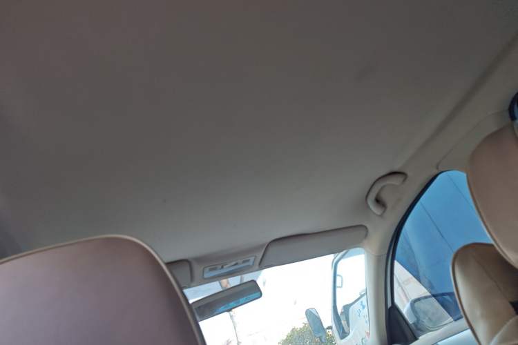 Used Volkswagen Bora 2012 1.6L Manual Fashion Edition Headliner