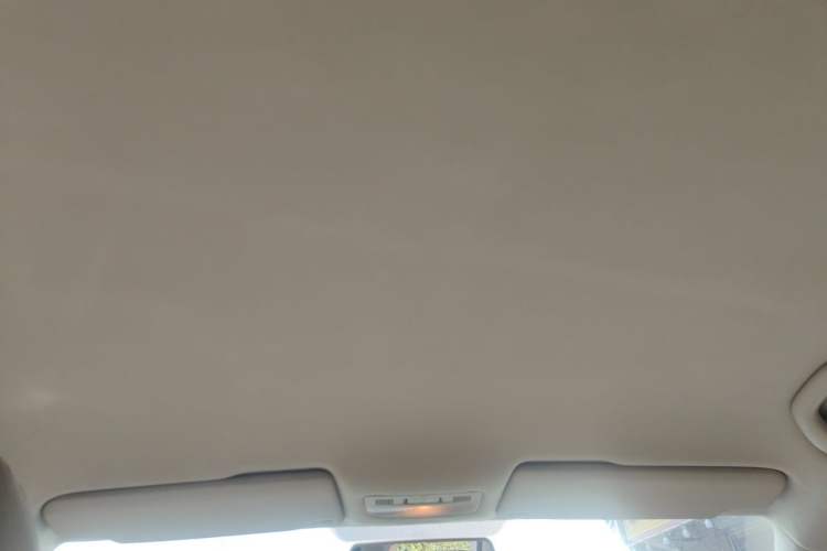 Used Volkswagen Bora 2012 1.6L Manual Fashion Edition Headliner
