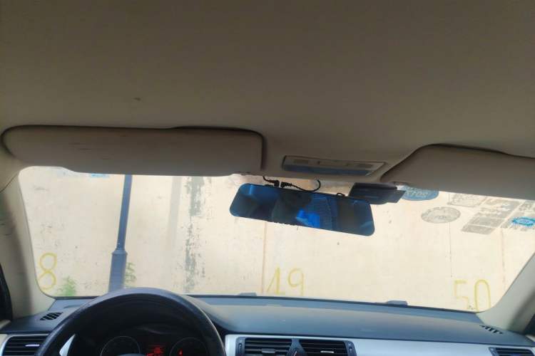 Used Volkswagen Bora 2012 1.6L Manual Fashion Edition Headliner