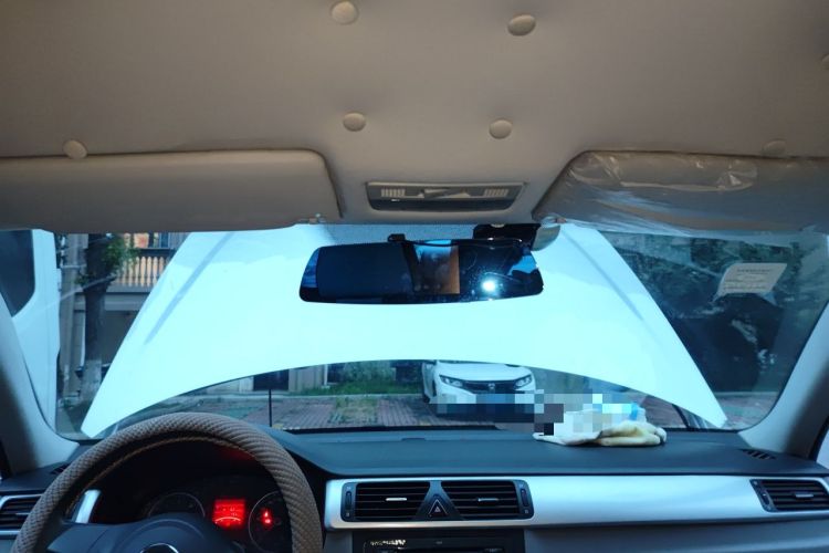 Used Volkswagen Bora 2012 1.6L Manual Fashion Edition Headliner