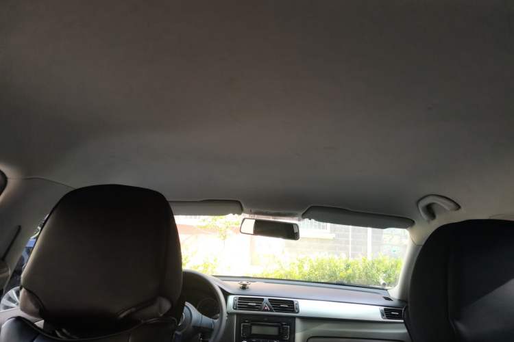 Used Volkswagen Bora 2012 1.6L Manual Fashion Edition Headliner