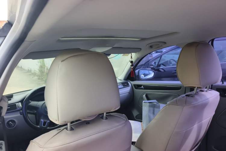 Used Volkswagen Bora 2012 1.6L Automatic Comfortable Value Edition Headliner