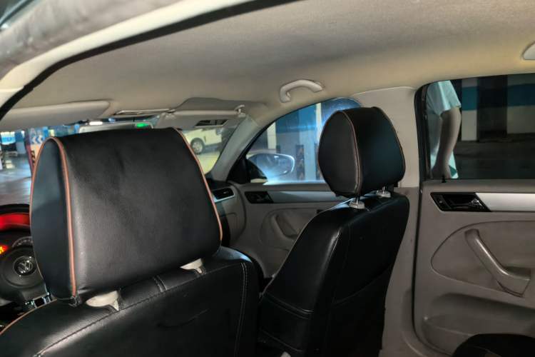 Used Volkswagen Bora 2012 1.6L Automatic Fashion Edition Headliner