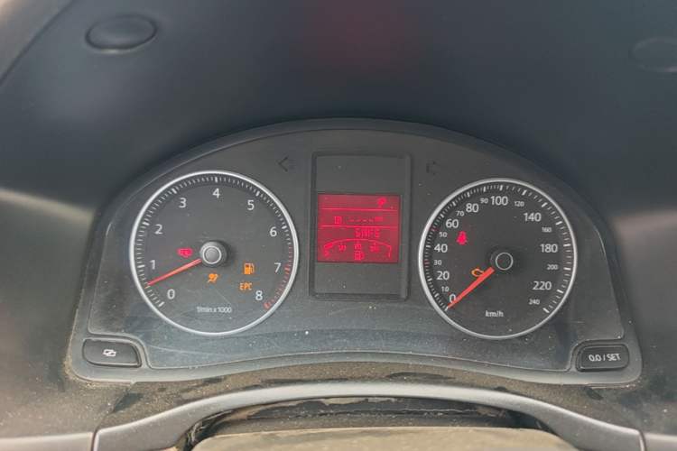 Used Volkswagen Bora 2012 1.6L Automatic Comfort Edition Instrument Cluster