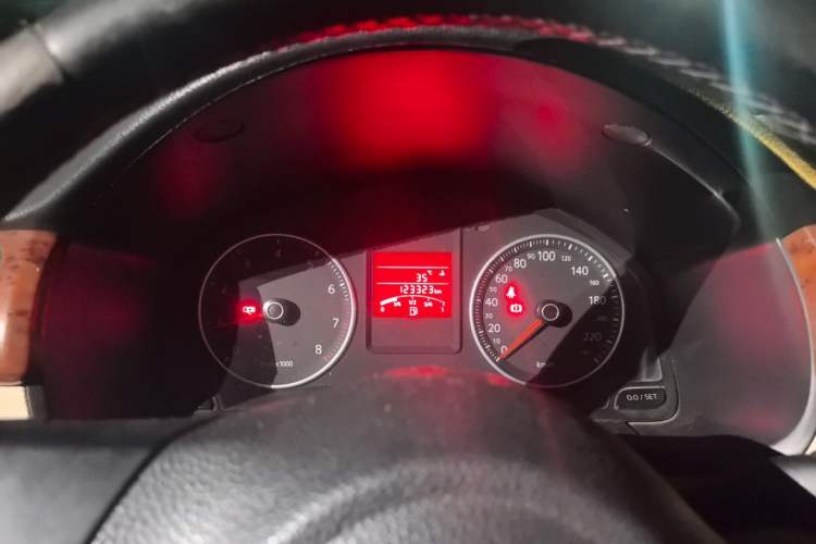 Used Volkswagen Bora 2012 1.6L Manual Comfort Value Edition Instrument Cluster