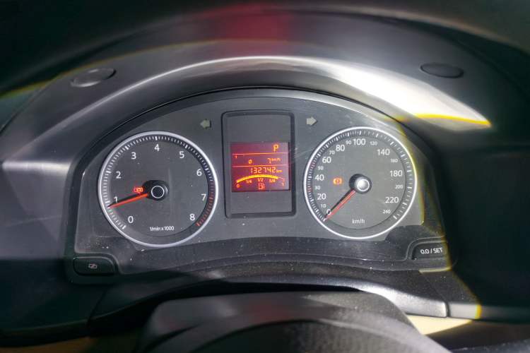 Used Volkswagen Bora 2012 1.6L Automatic Fashion Edition Instrument Cluster